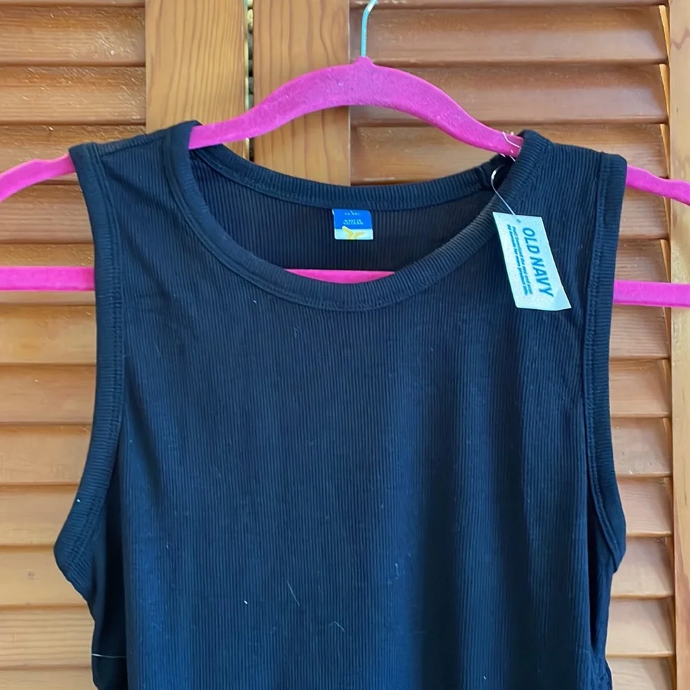 Adjustable Ribbed Tank - Picture 2 of 4
